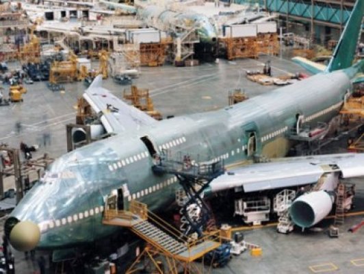 Industria aeronautică caută cu disperare ingineri